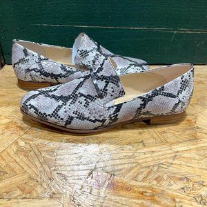 CLARKS SIZE 9.5 LOAFER.  FAUX TEXTURED PYTHON PRINT ON LEATHER.